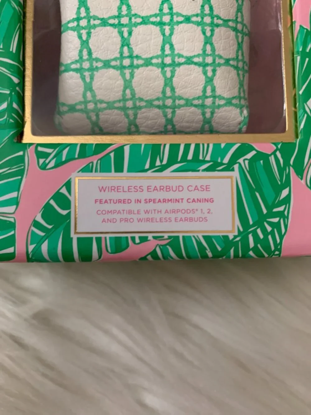 LILLY PULITZER Spearmint Caning Wireless Earbud Case in Green/White